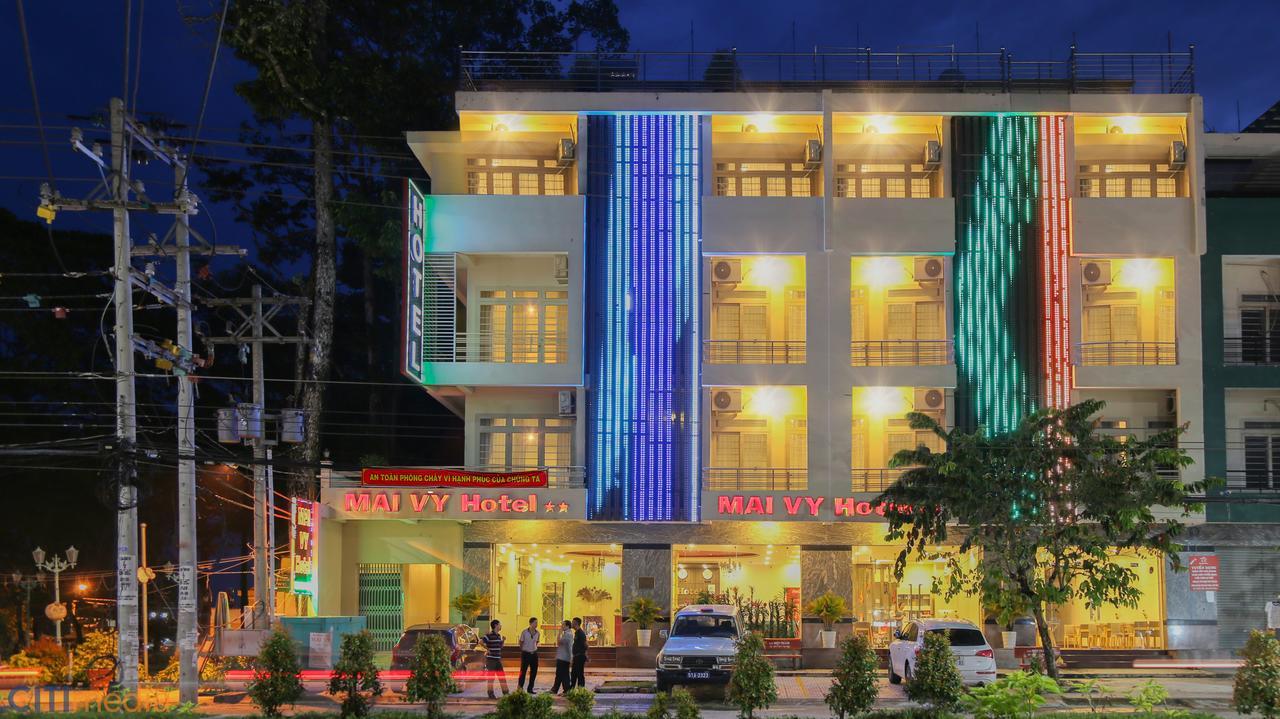 Mai Vy Hotel Trang Bang Extérieur photo